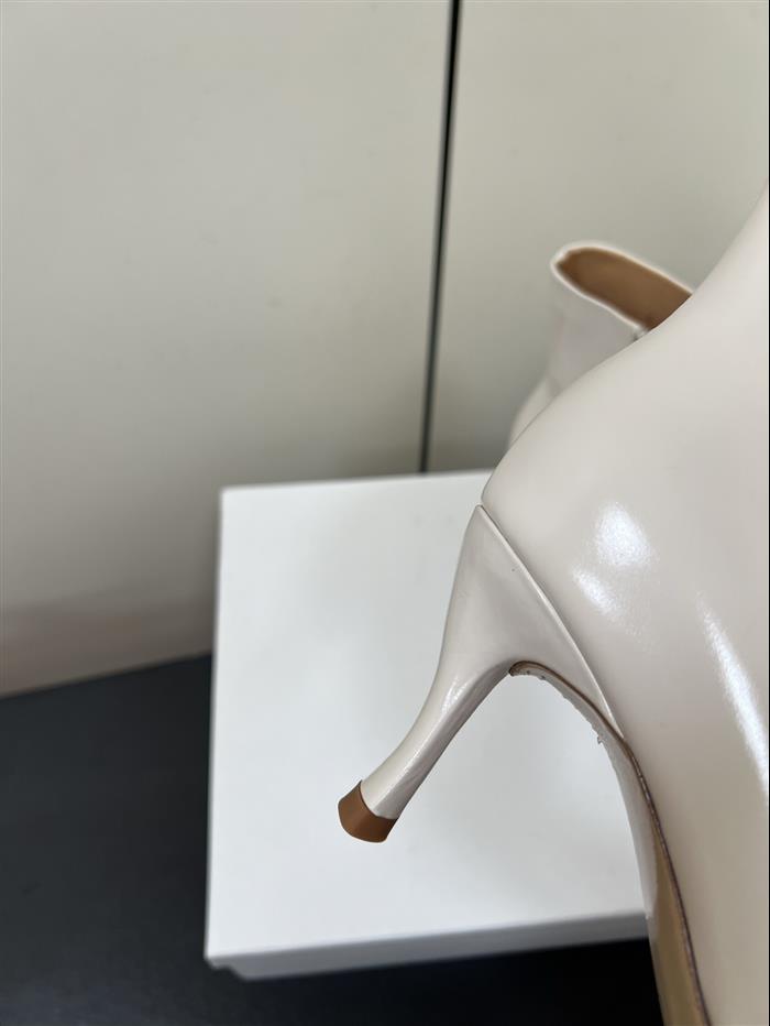 20251128174331170 390